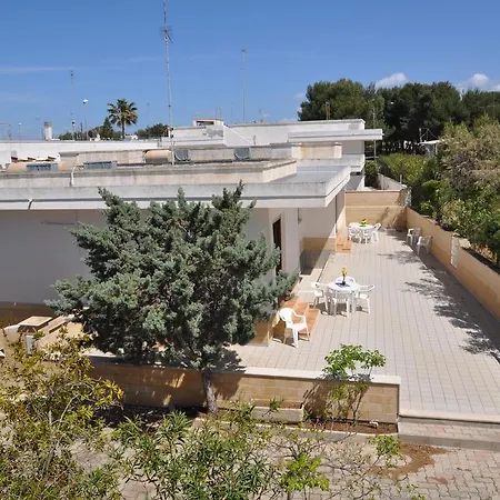 Caletta מרינה די מנקוורסה