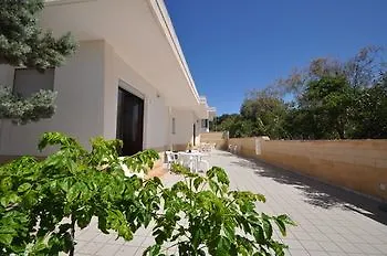 Caletta מרינה די מנקוורסה