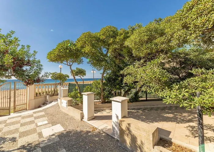 בית נופש Caletta *