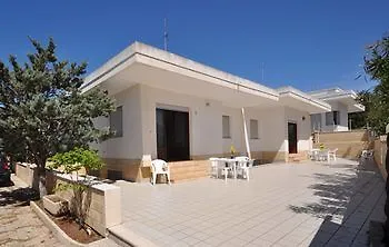 Caletta מרינה די מנקוורסה