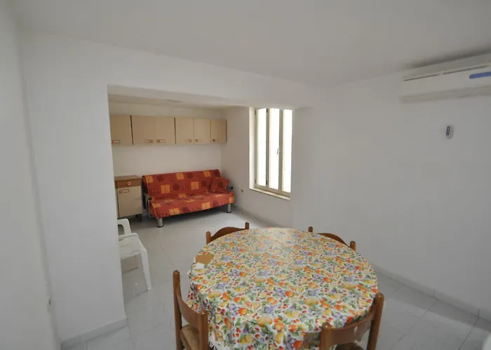 Caletta בית נופש מרינה די מנקוורסה